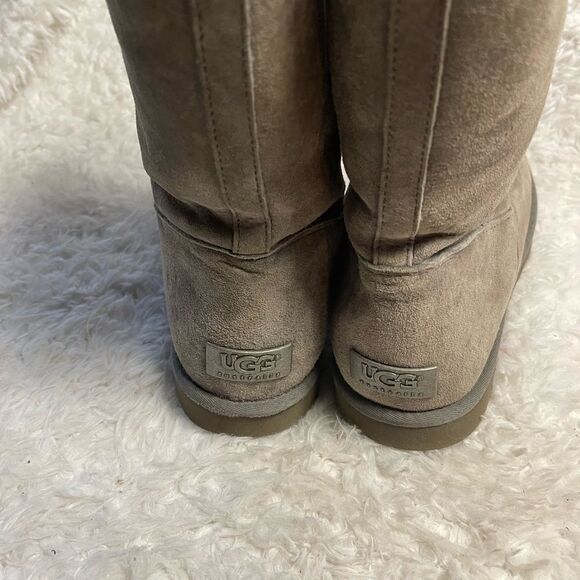 UGG Women's Gray Suede Boots side zipper wool lining SZ9 - Picture 6 of 13